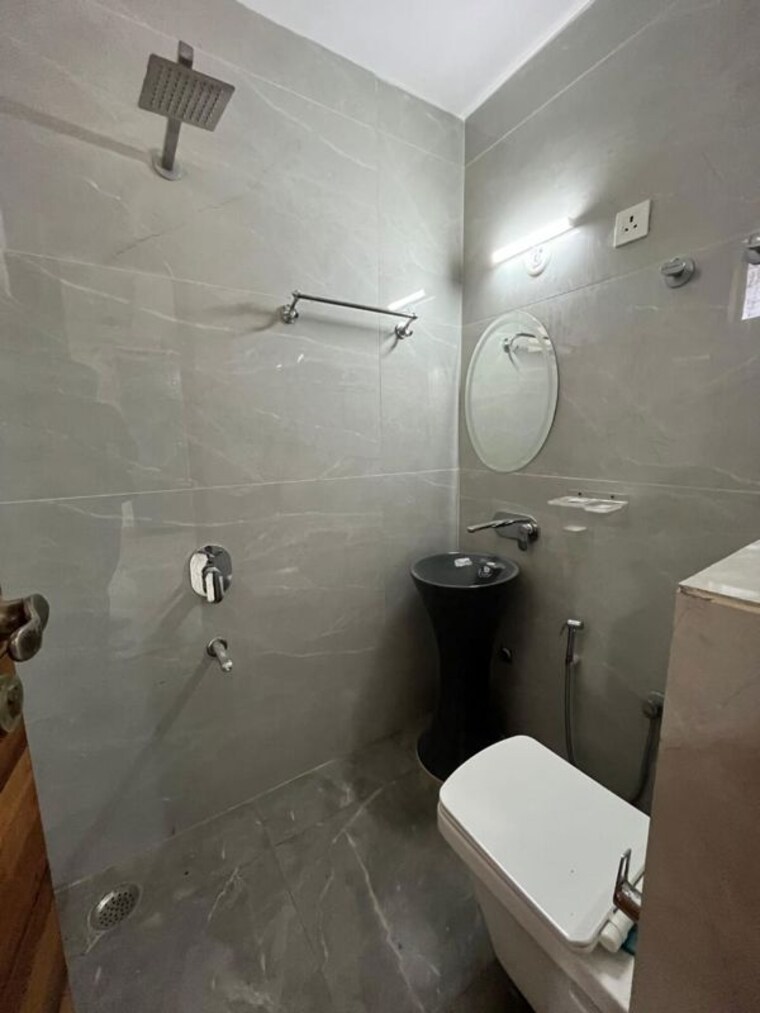 Bathroom, dwarka 3 Bedroom 1780 Sq.Ft. Apartment In Dwarka Delhi 10509483
