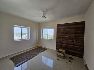 Room in 3 BHK Apartment at Bariatu – for Rent