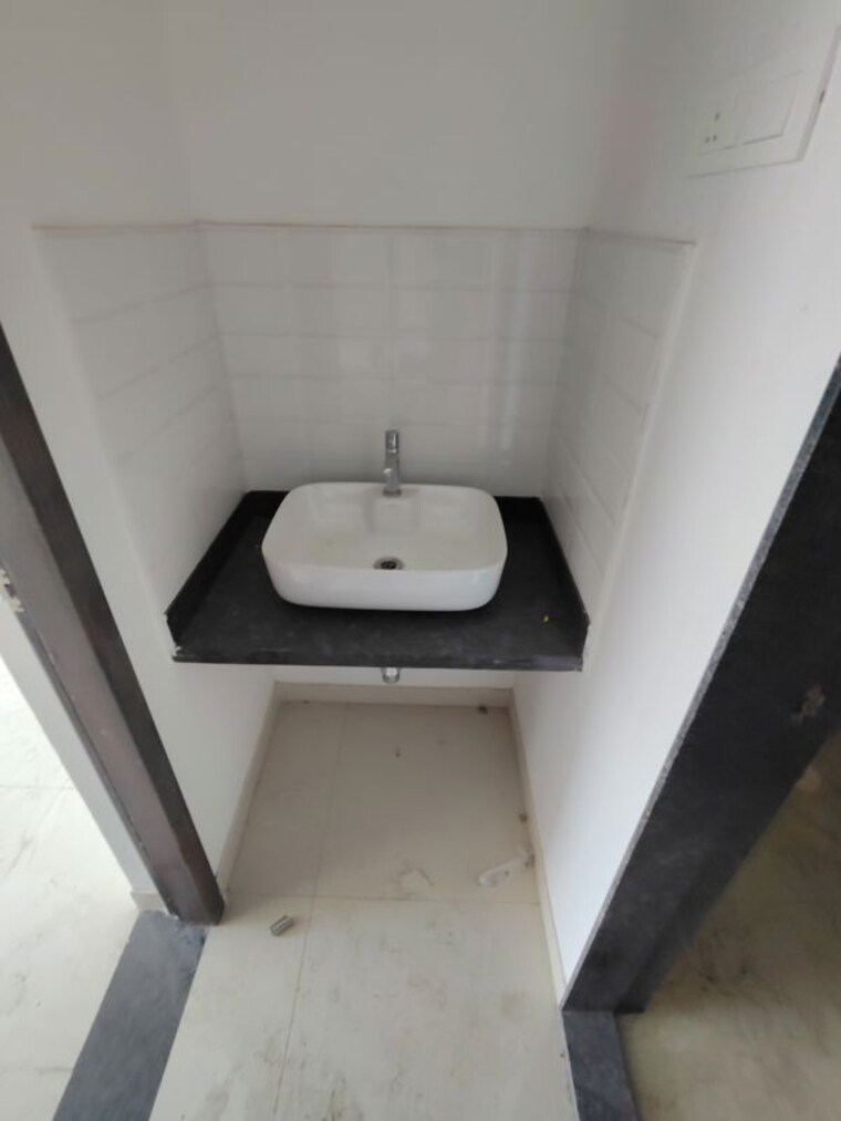 Bathroom, elated-khush-vista 2 Bedroom 1020 Sq.Ft. Apartment In Nibm Road Pune 10509576
