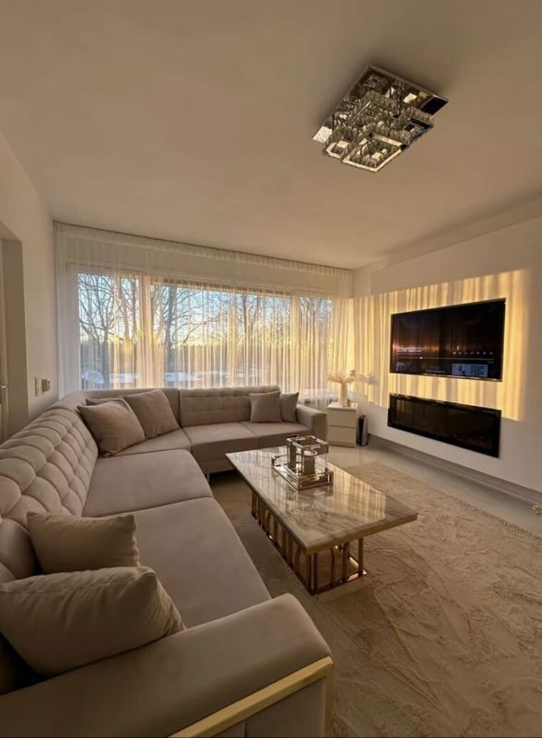 Living Room, madhuban chowk 4 Bedroom 330 Sq.Yd. Independent House In Madhuban Chowk Delhi 10509592