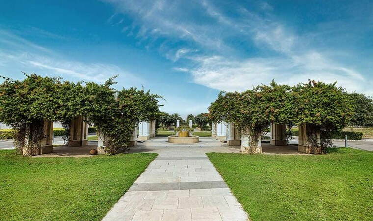 Garden, dlf-alameda-independent-floors  538 Sq.Yd. Plot In Sector 73 Gurgaon 10509594