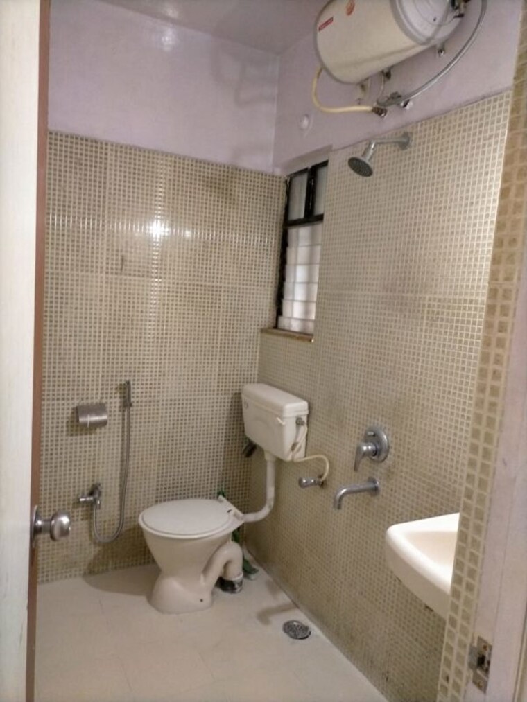 Bathroom, g-k-roseland-residency 3 Bedroom 1400 Sq.Ft. Apartment In Pimple Saudagar Pune 10509572