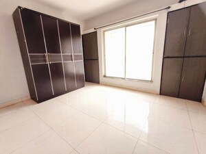 Room in 2 BHK Apartment at Majestique Euriska Building C, Mohammadwadi – for Rent