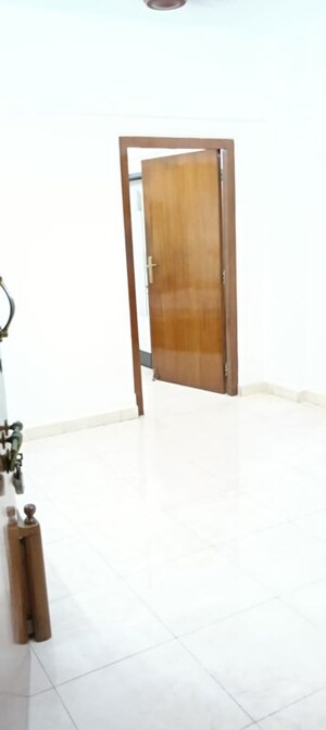 Room in 1 BHK Apartment at Sunset Heights, Prabhadevi – for Rent