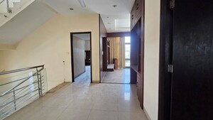 Room in 4 BHK Apartment at Balaji Nest Kukatpally, Kukatpally – for Rent
