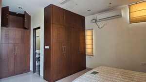 Room in 4 BHK Apartment at Balaji Nest Kukatpally, Kukatpally – for Rent