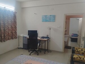 Room in 2 BHK Apartment at Babukhan Solitaire, Gachibowli – for Rent