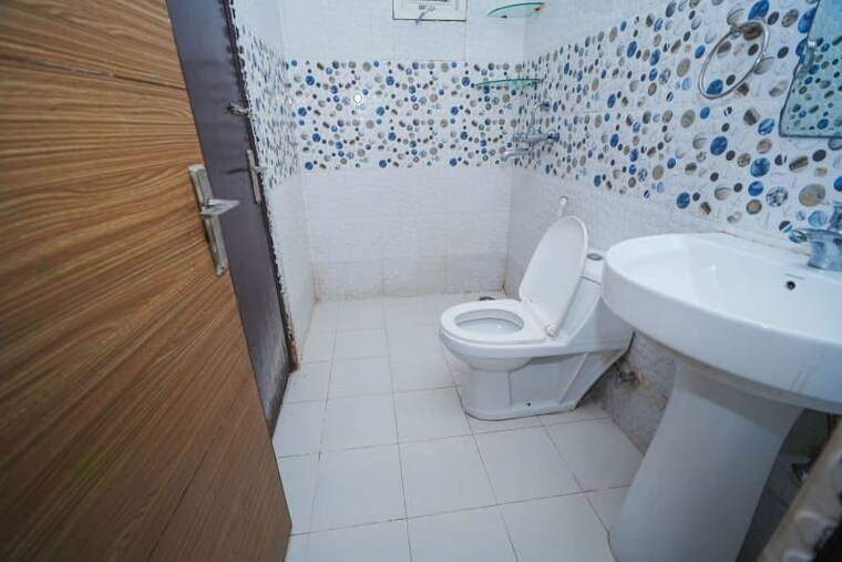 Bathroom, saya-zion 2 Bedroom 1045 Sq.Ft. Apartment In Sector 4 Greater Noida Greater Noida 10509666
