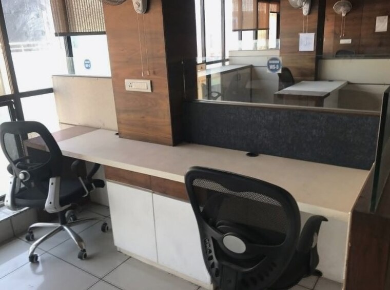 Team Area, garnet-paladium Commercial Office Space 1090 Sq.Ft. In Goregaon East Mumbai 10509675
