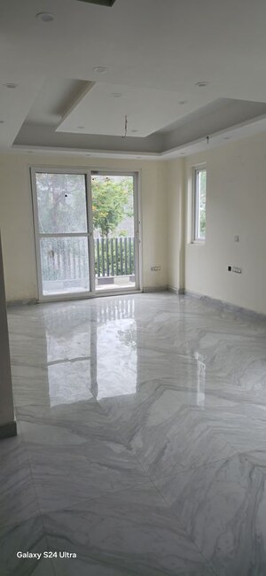 Room in 6+ BHK Villa at Sector 99 – for Sale
