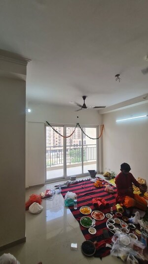Bedroom in 4 BHK Apartment at Amrapali Riverview, Amrapali Leisure Valley – for Rent