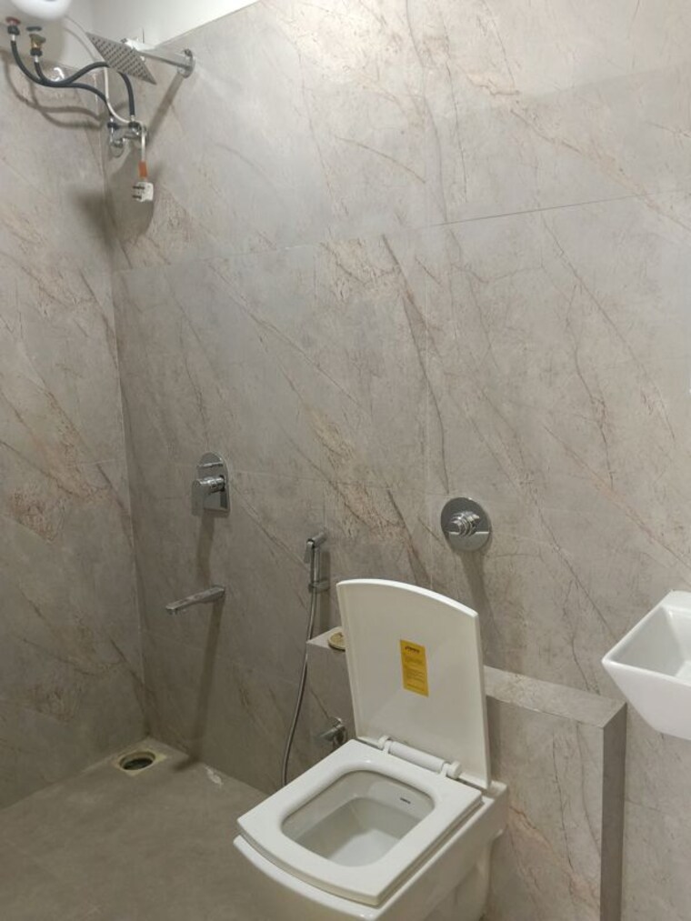 Bathroom, oxford-navrang-crystal 2 Bedroom 655 Sq.Ft. Apartment In Goregaon West Mumbai 10509733