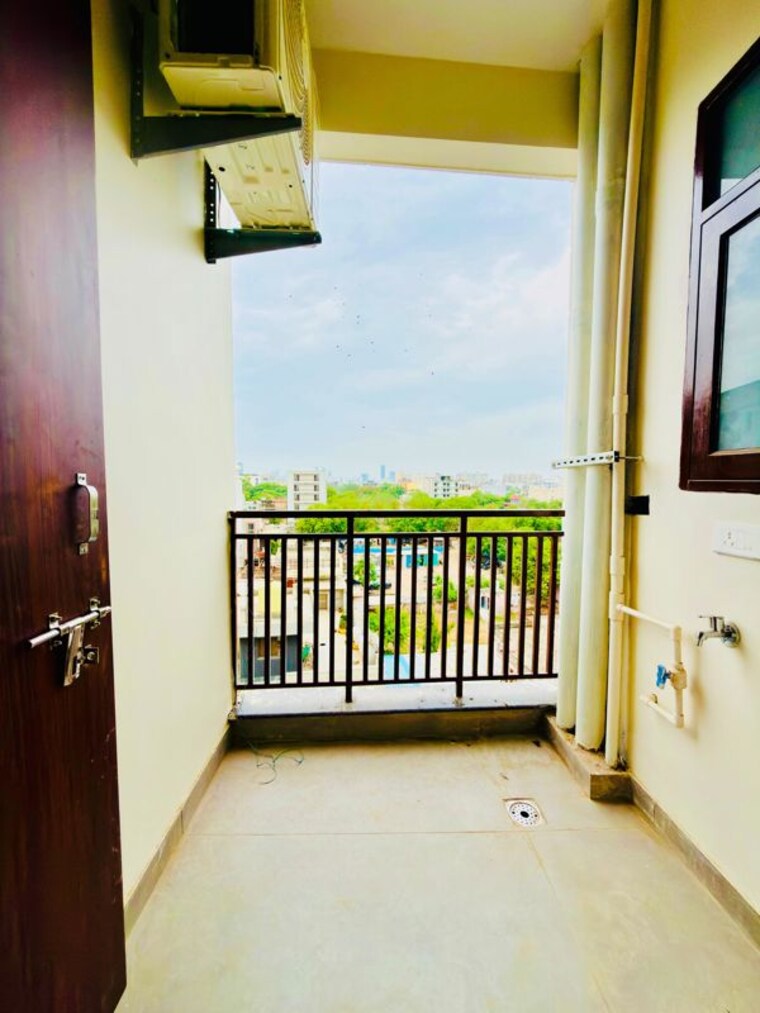 Balcony, sector 56 2 Bedroom 1350 Sq.Ft. Builder Floor In Sector 56 Gurgaon 10509730