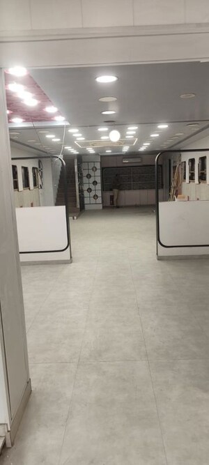 Room in  Shop at Naraina Industrial Area Phase 1 – for Rent