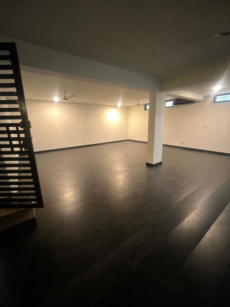 Room, dlf phase i 5 Bedroom 500 Sq.Yd. Independent House In Dlf Phase I Gurgaon 10509602
