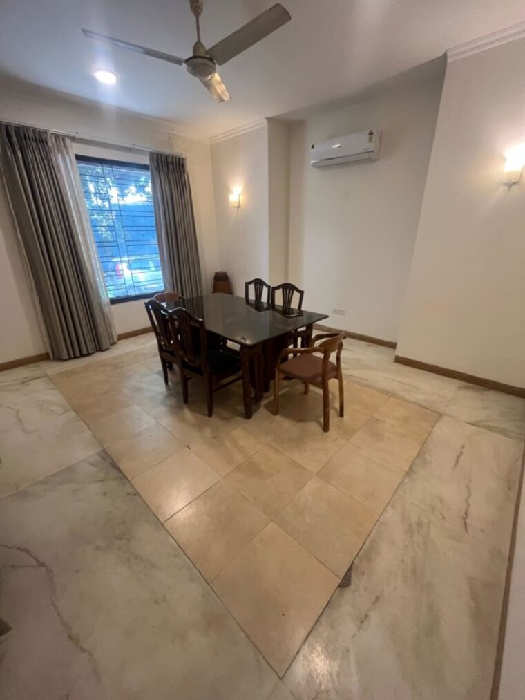 Living Room, dlf phase i 5 Bedroom 500 Sq.Yd. Independent House In Dlf Phase I Gurgaon 10509602