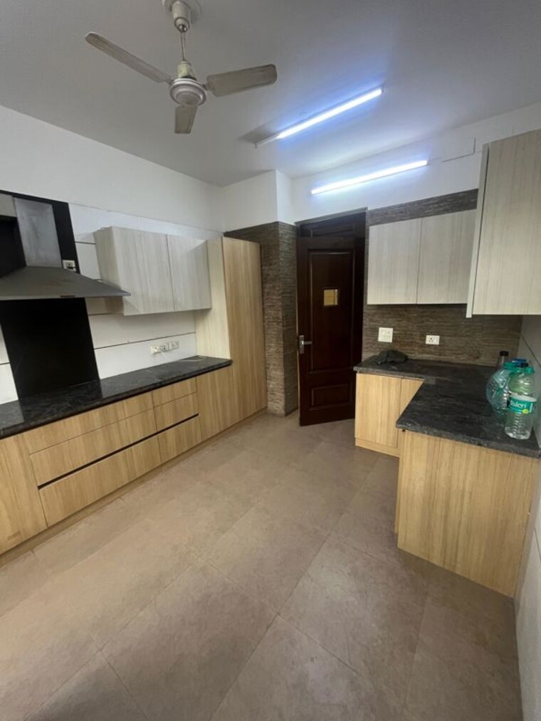 Kitchen, dlf phase i 5 Bedroom 500 Sq.Yd. Independent House In Dlf Phase I Gurgaon 10509602