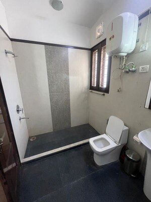 Bathroom in 5 BHK Independent House at Dlf Phase I – for Rent