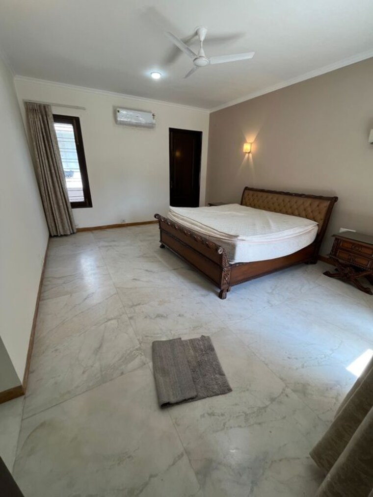 Bedroom, dlf phase i 5 Bedroom 500 Sq.Yd. Independent House In Dlf Phase I Gurgaon 10509602