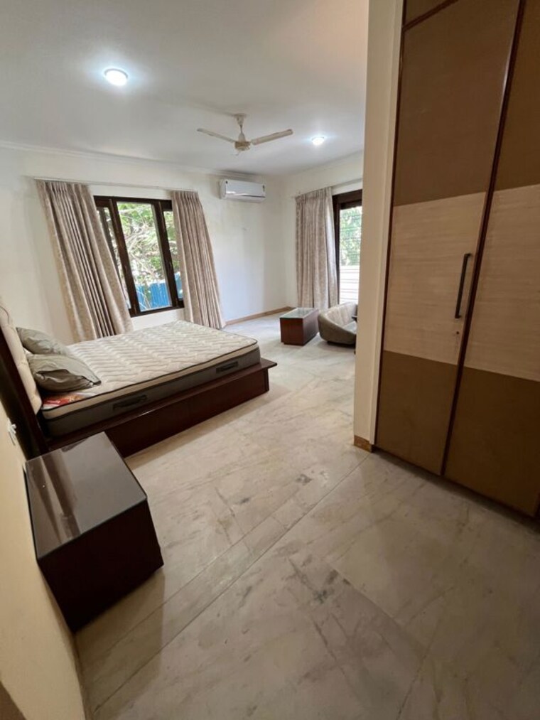 Bedroom, dlf phase i 5 Bedroom 500 Sq.Yd. Independent House In Dlf Phase I Gurgaon 10509602
