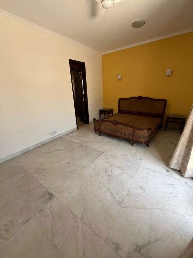 Room, dlf phase i 5 Bedroom 500 Sq.Yd. Independent House In Dlf Phase I Gurgaon 10509602