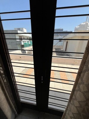 Staircase in 5 BHK Independent House at Dlf Phase I – for Rent