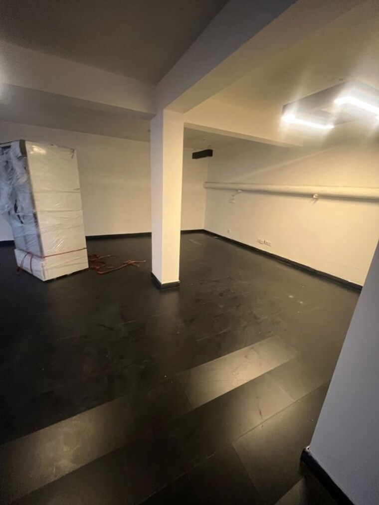 Hall, dlf phase i 5 Bedroom 500 Sq.Yd. Independent House In Dlf Phase I Gurgaon 10509602