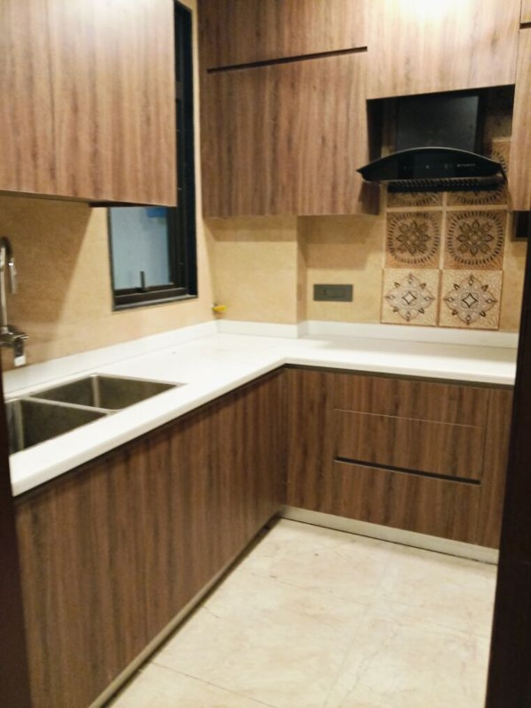 Kitchen, chittaranjan park 3 Bedroom 1550 Sq.Ft. Builder Floor In Chittaranjan Park Delhi 10509745