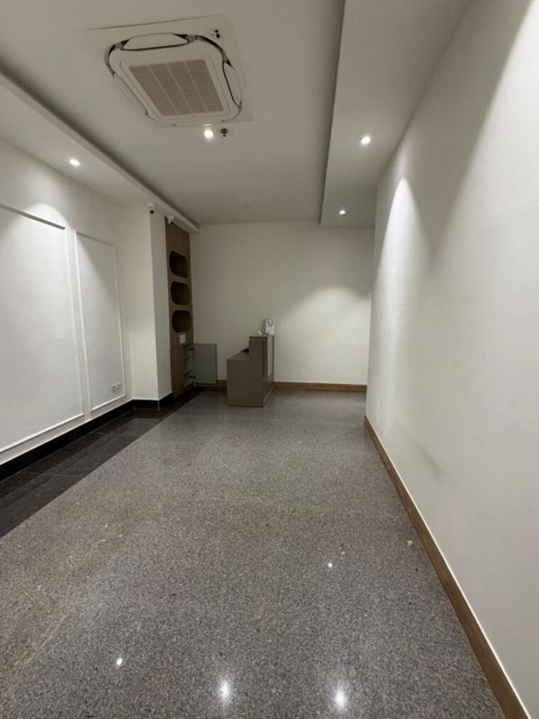 Room, naraina industrial area phase 1 Commercial Office Space 2000 Sq.Ft. In Naraina Industrial Area Phase 1 Delhi 10509773