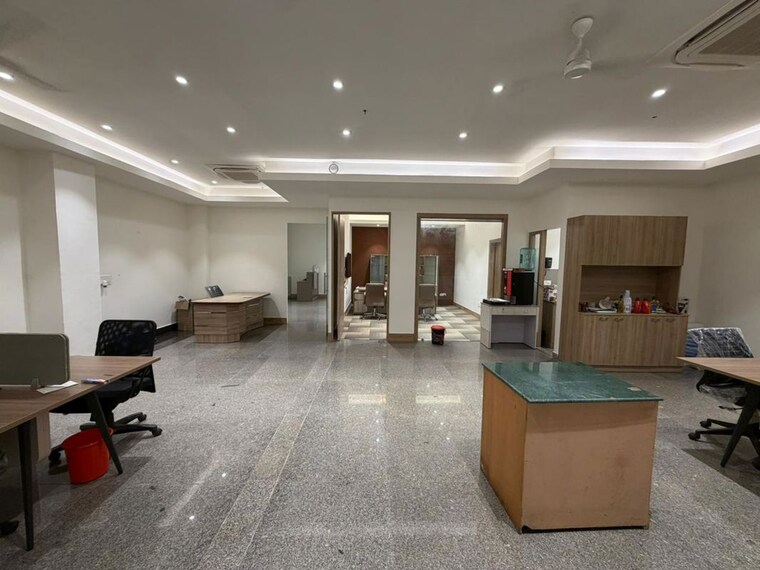  Parking, naraina industrial area phase 1 Commercial Office Space 2000 Sq.Ft. In Naraina Industrial Area Phase 1 Delhi 10509773