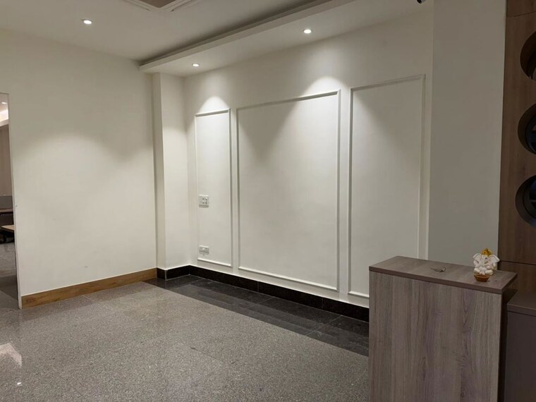 Room, naraina industrial area phase 1 Commercial Office Space 2000 Sq.Ft. In Naraina Industrial Area Phase 1 Delhi 10509773