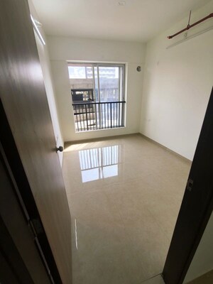 Room in 2 BHK Apartment at Anand Green Crest, Hadapsar – for Sale