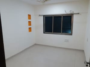 Room in 4 BHK Apartment at Juhu – for Sale