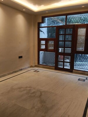 Room in 3 BHK Builder Floor at Naraina – for Sale