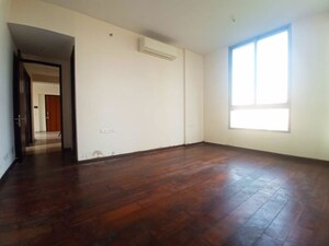 Room in 1 BHK Apartment at Lodha Amara, Kolshet Road – for Rent
