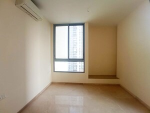 Room in 1 BHK Apartment at Lodha Amara, Kolshet Road – for Rent