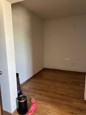 Room in 3 BHK Apartment at Amrutahalli – for Sale