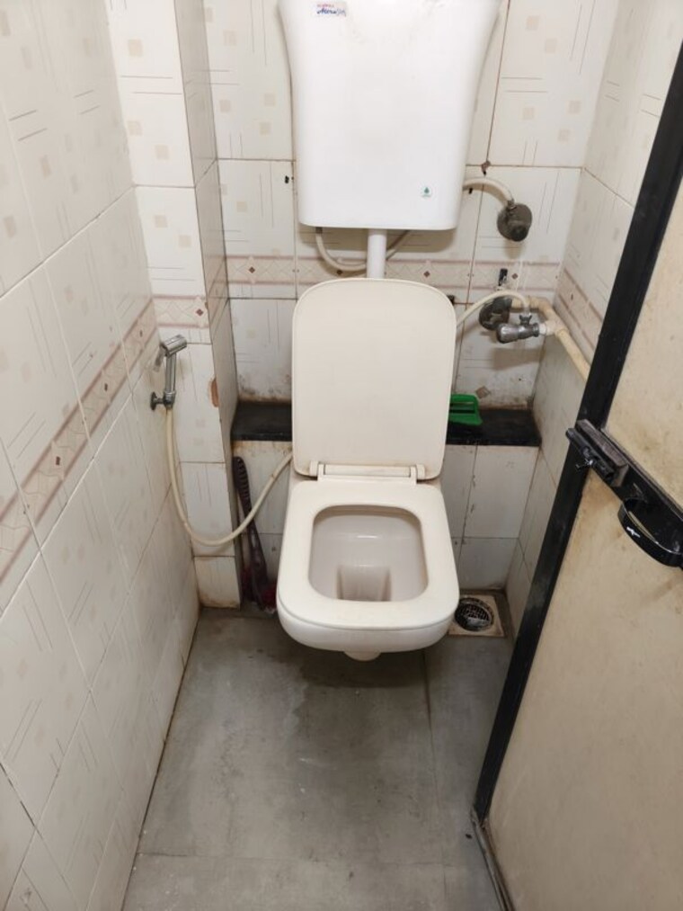 Bathroom, adarsh-chs-nerul 1 Bedroom 570 Sq.Ft. Apartment In Nerul Navi Mumbai 10509995