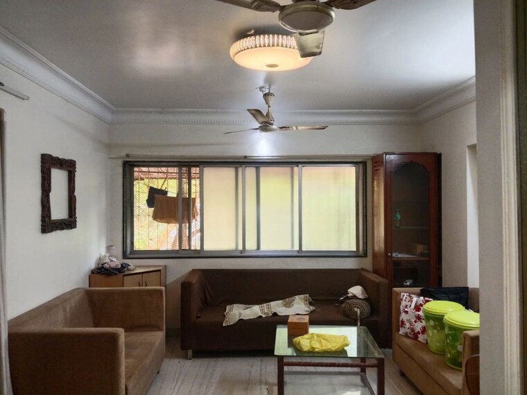 Living Room, dn nagar 2 Bedroom 650 Sq.Ft. Apartment In Dn Nagar Mumbai 10509991