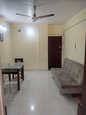 Living Room in 2 BHK Apartment at Dn Nagar – for Rent