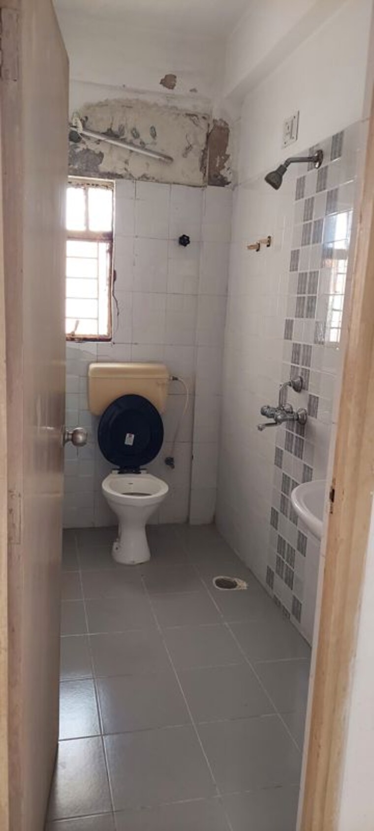 Bathroom, merlin-trinoyoni 3 Bedroom 1400 Sq.Ft. Apartment In Behala Kolkata 10498951