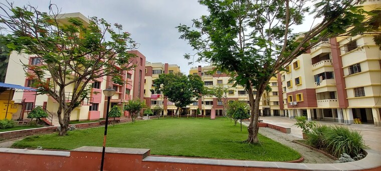 Garden, merlin-trinoyoni 3 Bedroom 1400 Sq.Ft. Apartment In Behala Kolkata 10498951