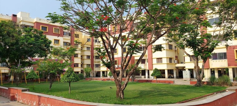 Garden, merlin-trinoyoni 3 Bedroom 1400 Sq.Ft. Apartment In Behala Kolkata 10498951