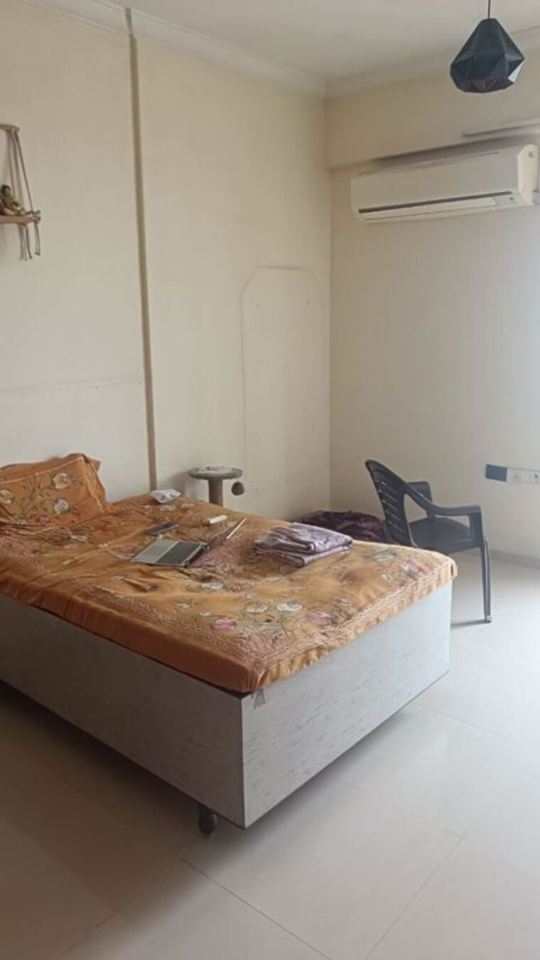 Bedroom, satellite-tower 2 Bedroom 900 Sq.Ft. Apartment In Goregaon East Mumbai 10510012