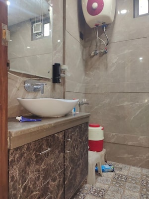 Bathroom in 2 BHK Builder Floor at Lajpat Nagar 4 – for Rent