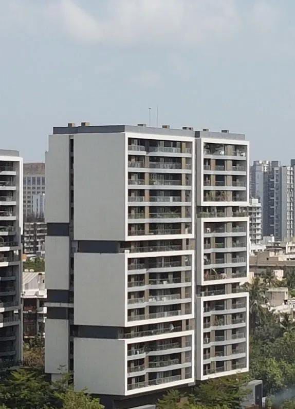 3 BHK 2000 Sq.Ft. Apartment in Rustomjee Elita