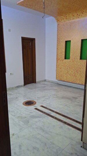 Bedroom in 4 BHK Builder Floor at Pitampura – for Rent