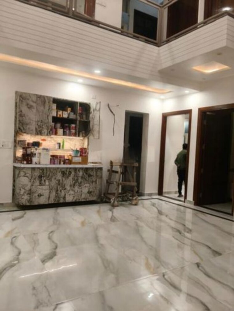  Parking, sas-shalimar-grand 3 Bedroom 1900 Sq.Ft. Apartment In Butler Colony Lucknow 10510057