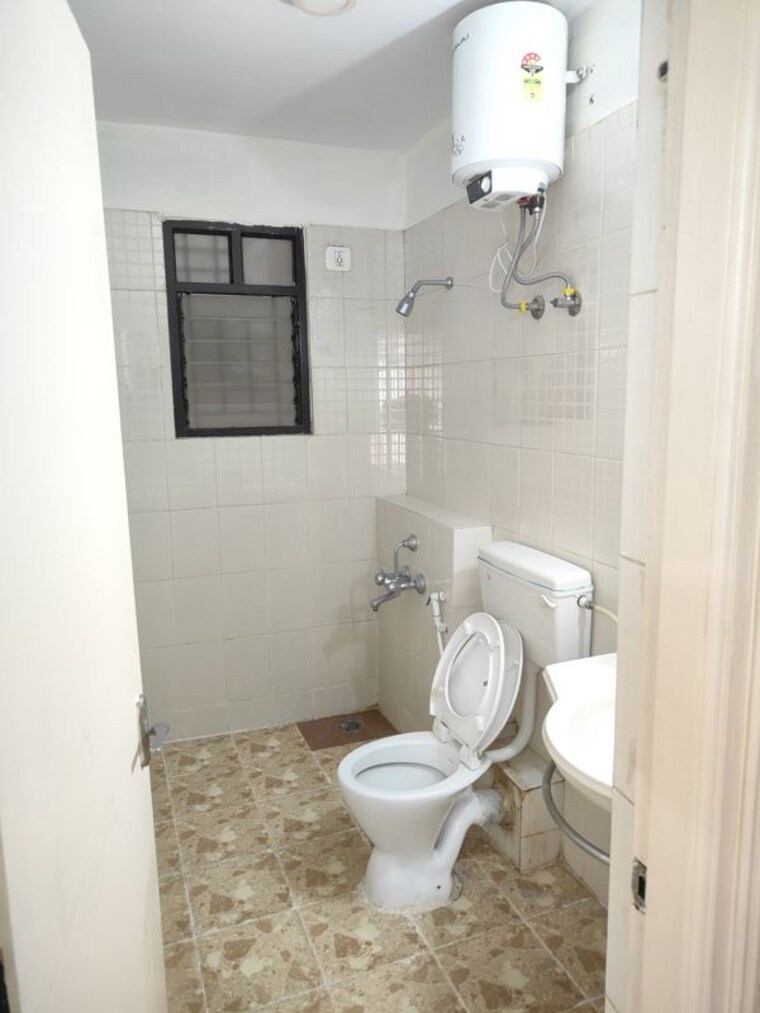 Bathroom, gopalan-royal-palms 2.5 Bedroom 1650 Sq.Ft. Apartment In Kaggadasapura Bangalore 10510047