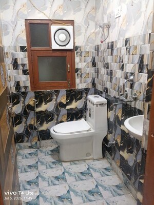 Team Area in 2 BHK Builder Floor at Savitri Nagar – for Rent